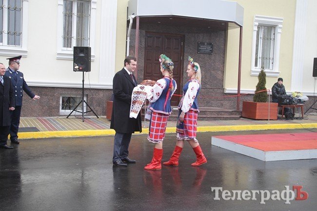 Крюковские милиционеры отпраздновали новоселье (ФОТОРЕПОРТАЖ) Крюковские милиционеры отпраздновали новоселье (ФОТОРЕПОРТАЖ)