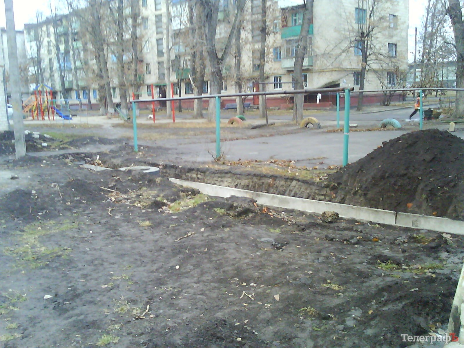 Разрытые улицы Молодежного и ямы вместо люков (ФОТОФАКТ) Разрытые улицы Молодежного и ямы вместо люков (ФОТОФАКТ)