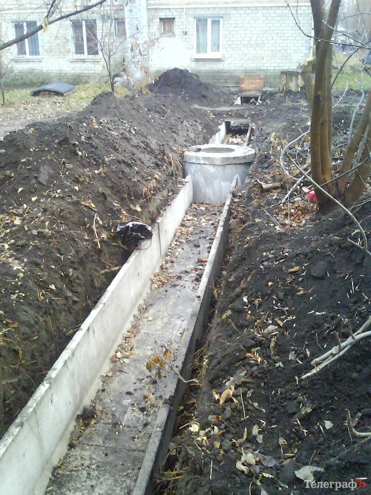 Разрытые улицы Молодежного и ямы вместо люков (ФОТОФАКТ) Разрытые улицы Молодежного и ямы вместо люков (ФОТОФАКТ)