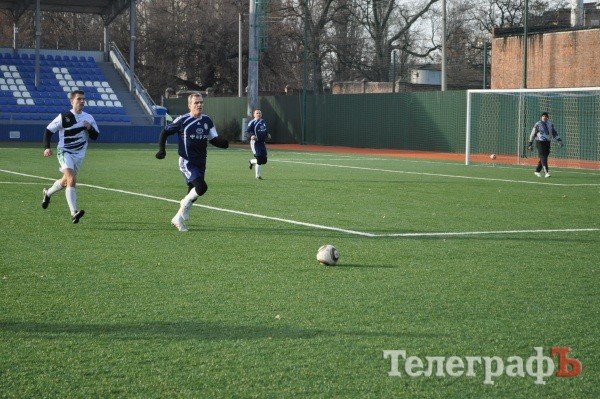 В Кременчуге депутаты сыграли с милиционерами в футбол (ФОТО) В Кременчуге депутаты сыграли с милиционерами в футбол (ФОТО)