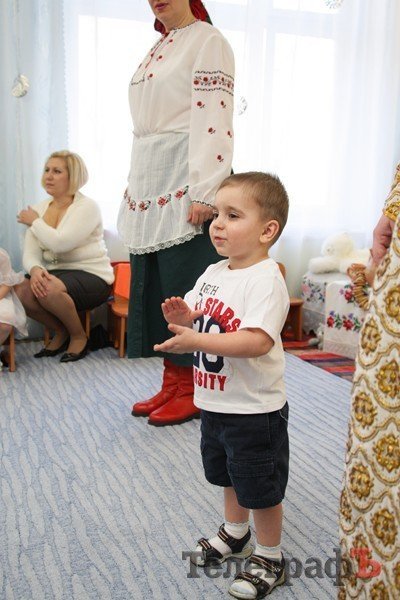 В День Святого Николая воспитанники дома ребенка получили подарки (ФОТО) В День Святого Николая воспитанники дома ребенка получили подарки (ФОТО)