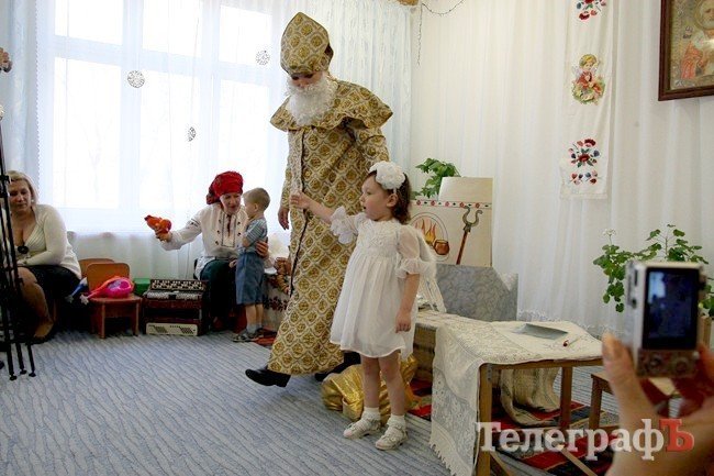В День Святого Николая воспитанники дома ребенка получили подарки (ФОТО) В День Святого Николая воспитанники дома ребенка получили подарки (ФОТО)