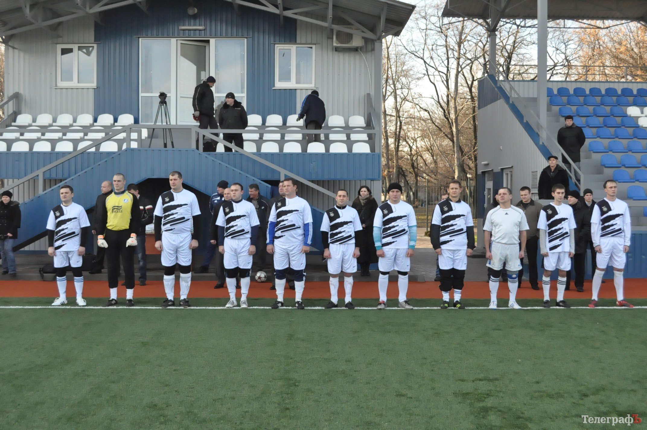 ФУТБОЛ. Команда депутатов отпраздновала первую победу. ФУТБОЛ. Команда депутатов отпраздновала первую победу.