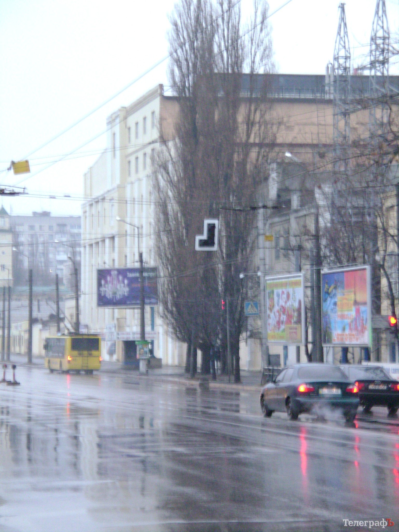 В районе электростанции установили дополнительный светофор (ФОТО) В районе электростанции установили дополнительный светофор (ФОТО)