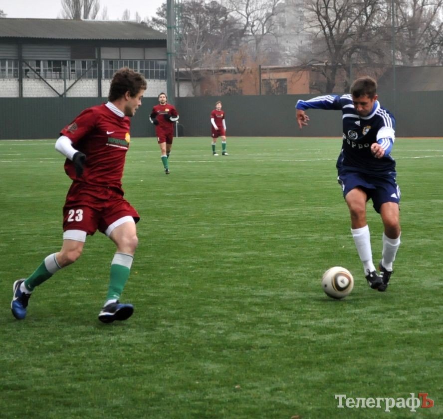 ФУТБОЛ. «Кремень» сыграл первый товарищеский матч в зимнем перерыве. ДОПОЛНЕНО фото В.Шараевского. ФУТБОЛ. «Кремень» сыграл первый товарищеский матч в зимнем перерыве. ДОПОЛНЕНО фото В.Шараевского.