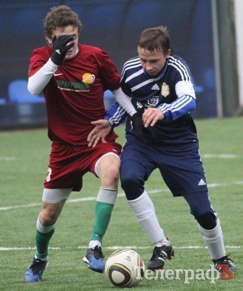 ФУТБОЛ. «Кремень» сыграл первый товарищеский матч в зимнем перерыве. ДОПОЛНЕНО фото В.Шараевского. ФУТБОЛ. «Кремень» сыграл первый товарищеский матч в зимнем перерыве. ДОПОЛНЕНО фото В.Шараевского.