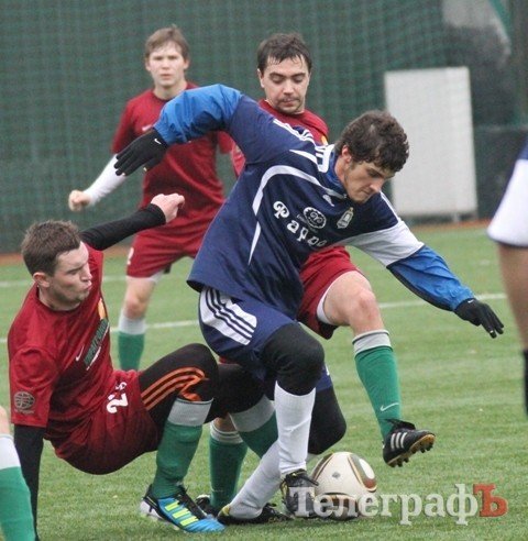 ФУТБОЛ. «Кремень» сыграл первый товарищеский матч в зимнем перерыве. ДОПОЛНЕНО фото В.Шараевского. ФУТБОЛ. «Кремень» сыграл первый товарищеский матч в зимнем перерыве. ДОПОЛНЕНО фото В.Шараевского.