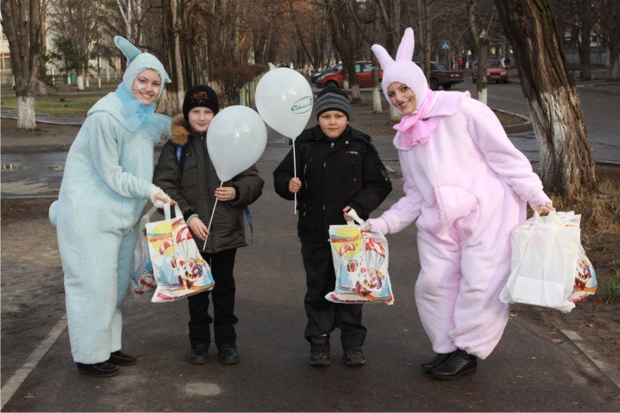 Святий Миколай їздив вулицями Кременчука на таксі та радував діток, яких зустрічав на своєму шляху (ФОТО) Святий Миколай їздив вулицями Кременчука на таксі та радував діток, яких зустрічав на своєму шляху (ФОТО)
