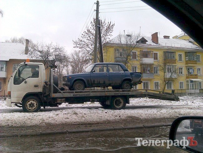 На Крюковском мосту столкнулись 3 машины (ФОТО) На Крюковском мосту столкнулись 3 машины (ФОТО)