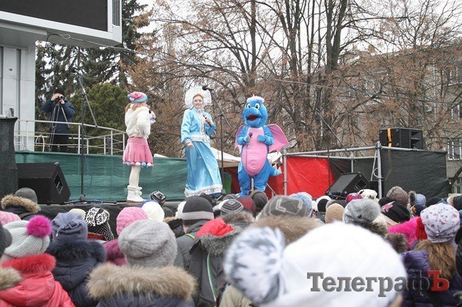В Кременчуге открыли главную елку (ФОТОРЕПОРТАЖ) В Кременчуге открыли главную елку (ФОТОРЕПОРТАЖ)