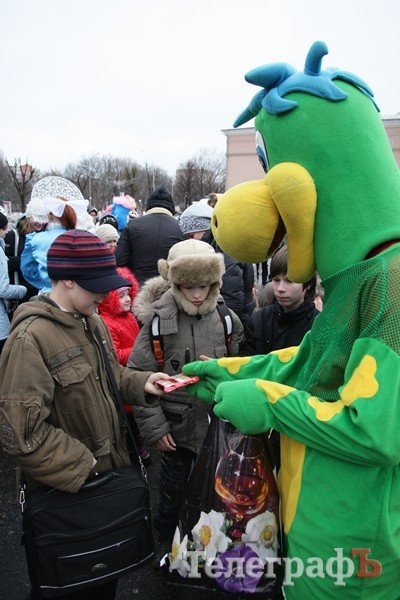 В Кременчуге открыли главную елку (ФОТОРЕПОРТАЖ) В Кременчуге открыли главную елку (ФОТОРЕПОРТАЖ)
