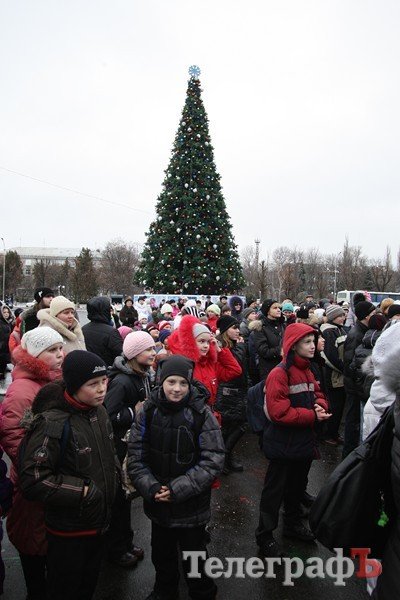 В Кременчуге открыли главную елку (ФОТОРЕПОРТАЖ) В Кременчуге открыли главную елку (ФОТОРЕПОРТАЖ)