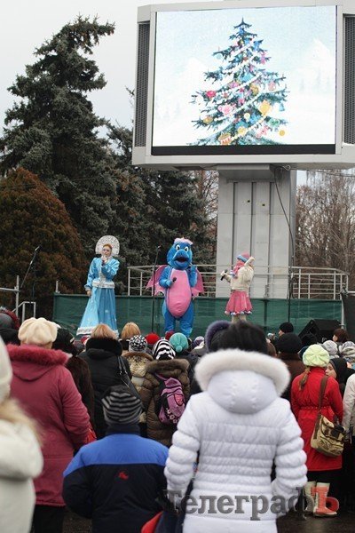 В Кременчуге открыли главную елку (ФОТОРЕПОРТАЖ) В Кременчуге открыли главную елку (ФОТОРЕПОРТАЖ)