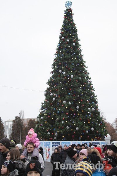В Кременчуге открыли главную елку (ФОТОРЕПОРТАЖ) В Кременчуге открыли главную елку (ФОТОРЕПОРТАЖ)
