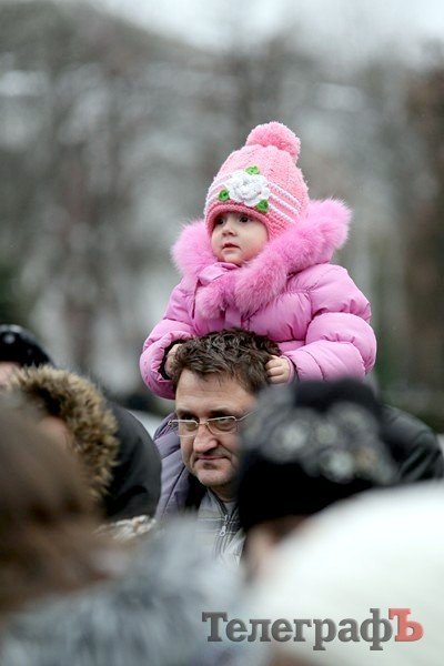 В Кременчуге открыли главную елку (ФОТОРЕПОРТАЖ) В Кременчуге открыли главную елку (ФОТОРЕПОРТАЖ)