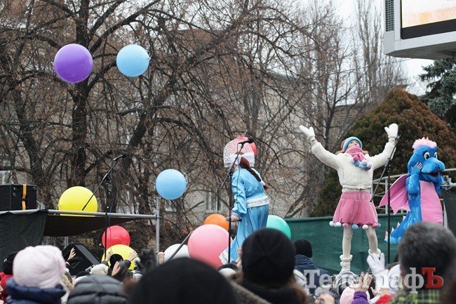 В Кременчуге открыли главную елку (ФОТОРЕПОРТАЖ) В Кременчуге открыли главную елку (ФОТОРЕПОРТАЖ)