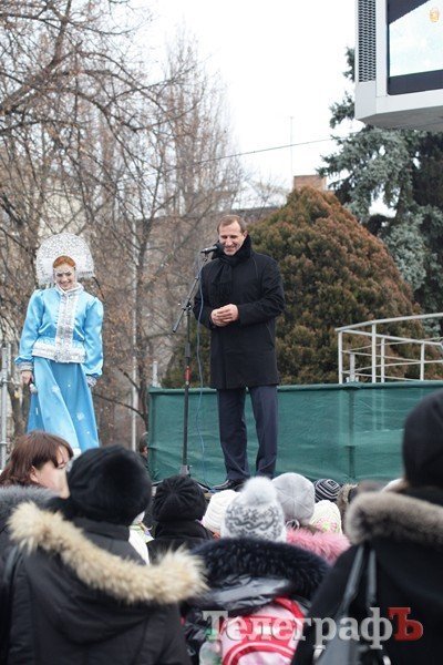 В Кременчуге открыли главную елку (ФОТОРЕПОРТАЖ) В Кременчуге открыли главную елку (ФОТОРЕПОРТАЖ)