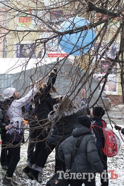 В Кременчуге открыли главную елку (ФОТОРЕПОРТАЖ) В Кременчуге открыли главную елку (ФОТОРЕПОРТАЖ)