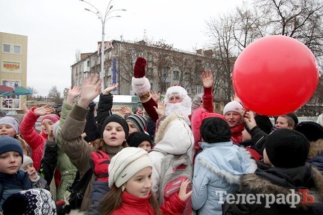В Кременчуге открыли главную елку (ФОТОРЕПОРТАЖ) В Кременчуге открыли главную елку (ФОТОРЕПОРТАЖ)