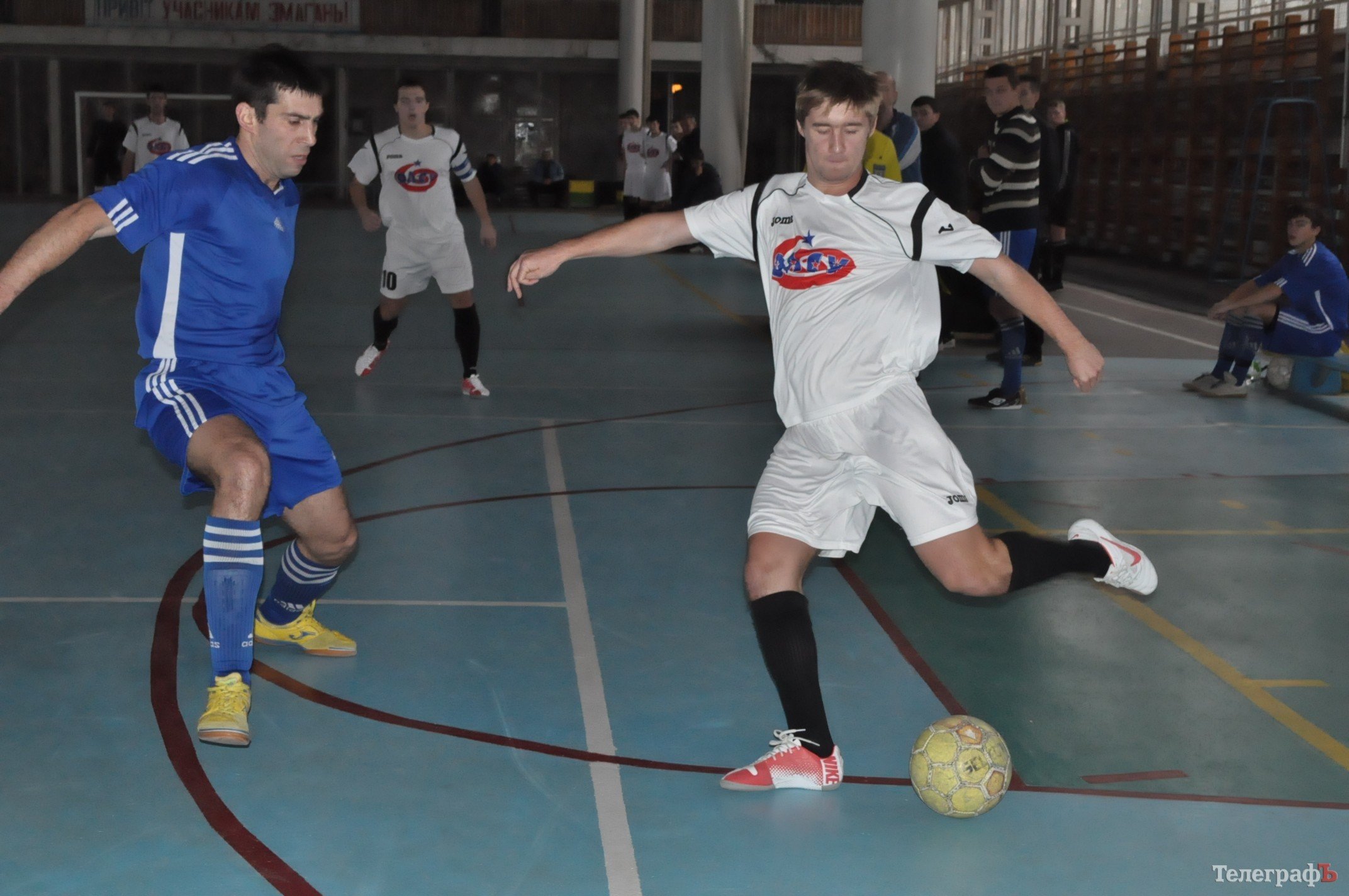 Футзал. Чемпионат Кременчуга. Нашла коса на камень. ДОПОЛНЕНО. Футзал. Чемпионат Кременчуга. Нашла коса на камень. ДОПОЛНЕНО.