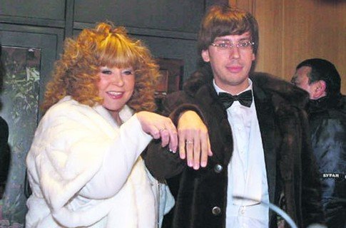 Теперь уже муж и жена. Фото: eg.ru Теперь уже муж и жена. Фото: eg.ru