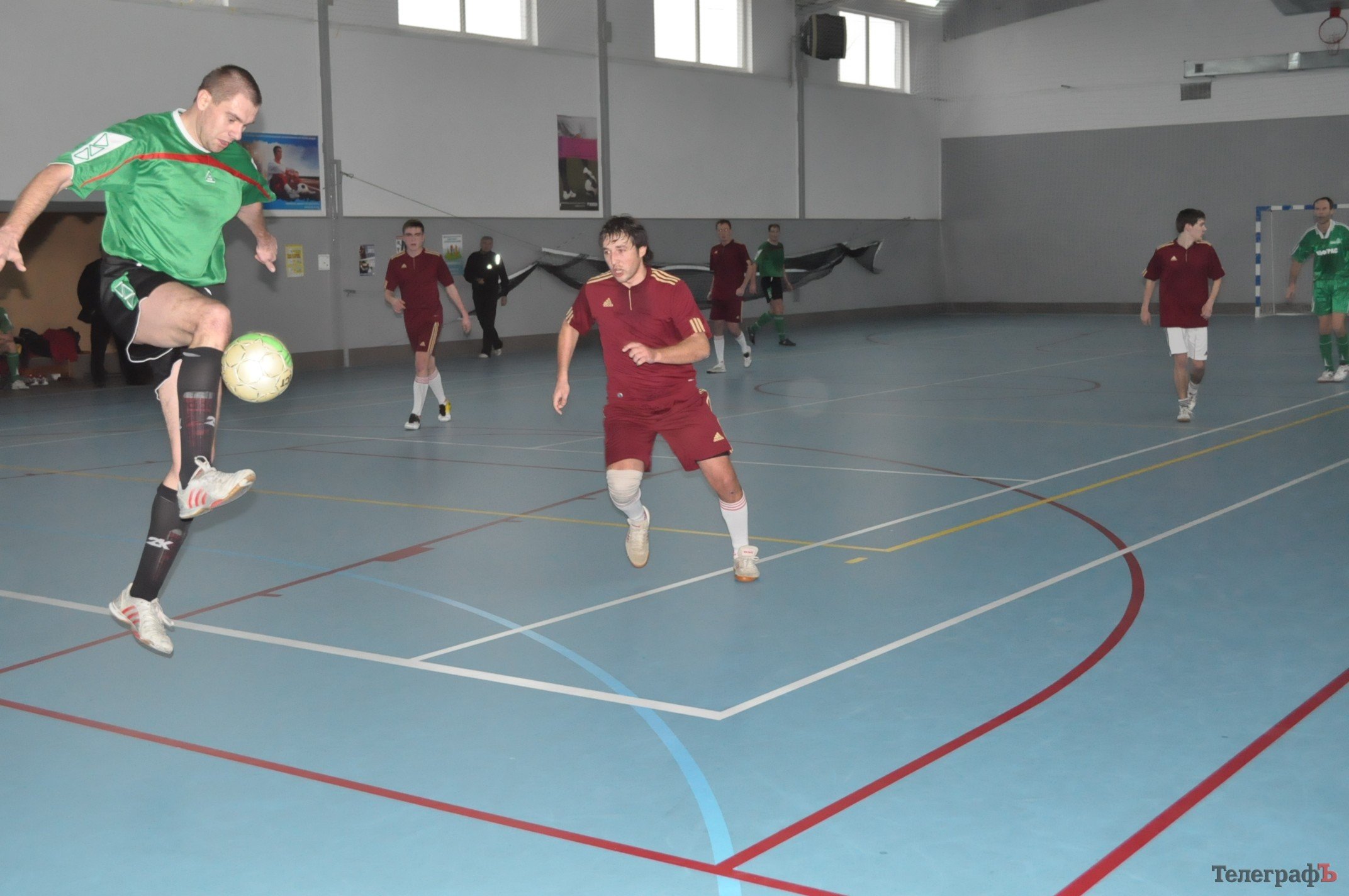 ФУТЗАЛ. Чемпионат Кременчугского района. Нешуточные страсти на «Шараде». ФУТЗАЛ. Чемпионат Кременчугского района. Нешуточные страсти на «Шараде».