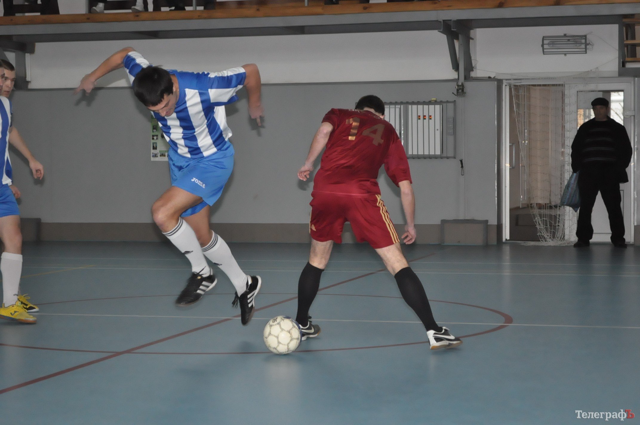 ФУТЗАЛ. Чемпионат Кременчугского района. Нешуточные страсти на «Шараде». ФУТЗАЛ. Чемпионат Кременчугского района. Нешуточные страсти на «Шараде».