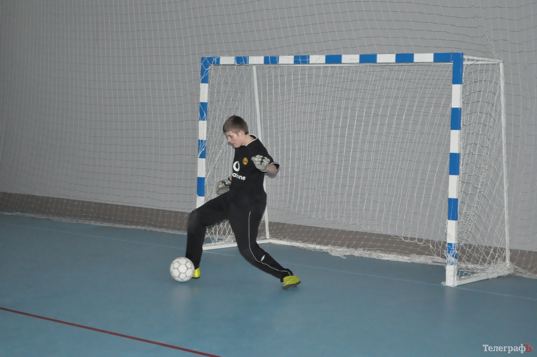 ФУТЗАЛ. Чемпионат Кременчугского района. Нешуточные страсти на «Шараде». ФУТЗАЛ. Чемпионат Кременчугского района. Нешуточные страсти на «Шараде».