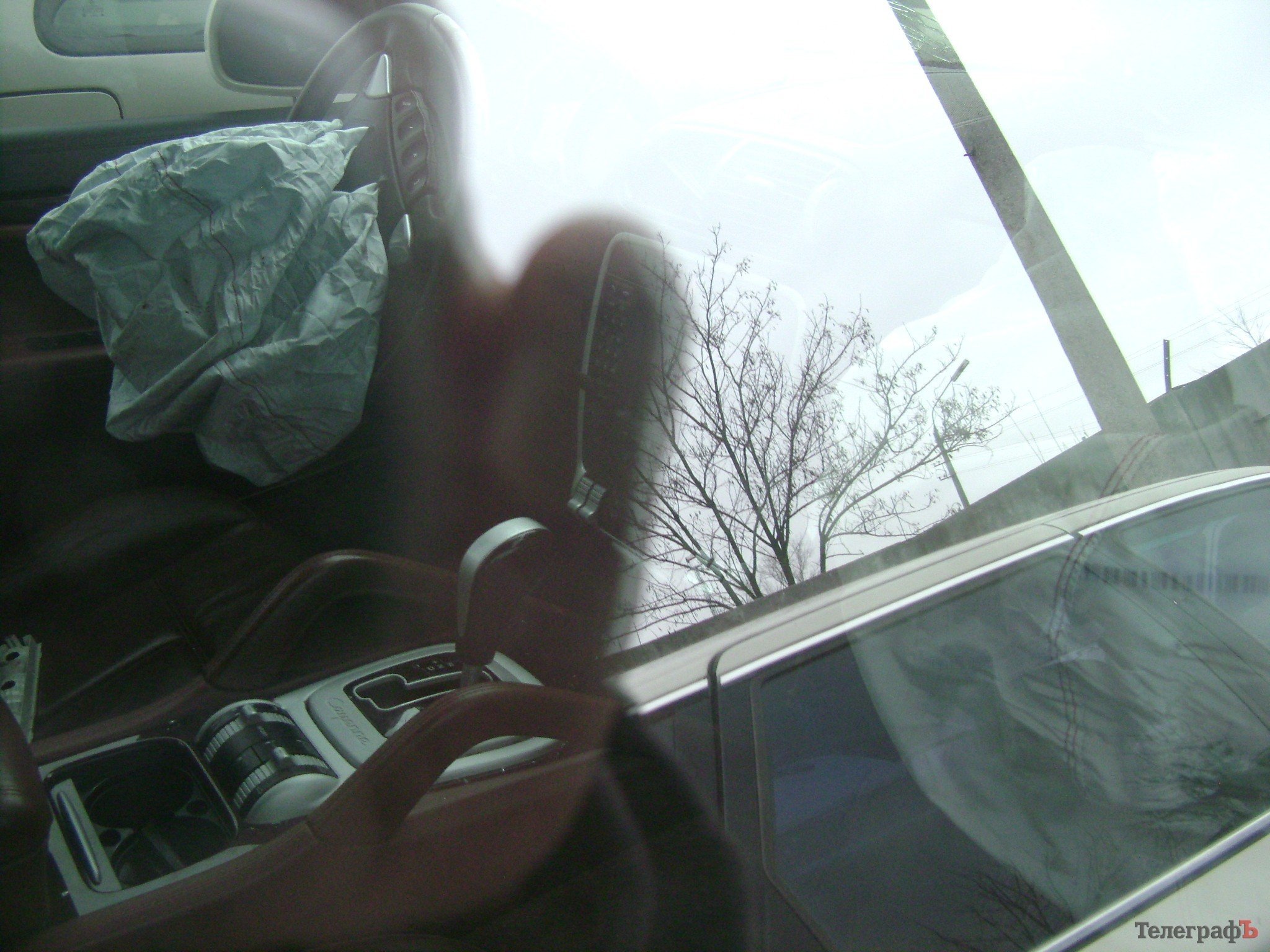 Разбитый в ДТП Porsche Cayenne (ФОТО) Разбитый в ДТП Porsche Cayenne (ФОТО)