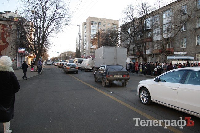 На мосту в Кременчуге авария и пробка (ДОПОЛНЕНО) На мосту в Кременчуге авария и пробка (ДОПОЛНЕНО)