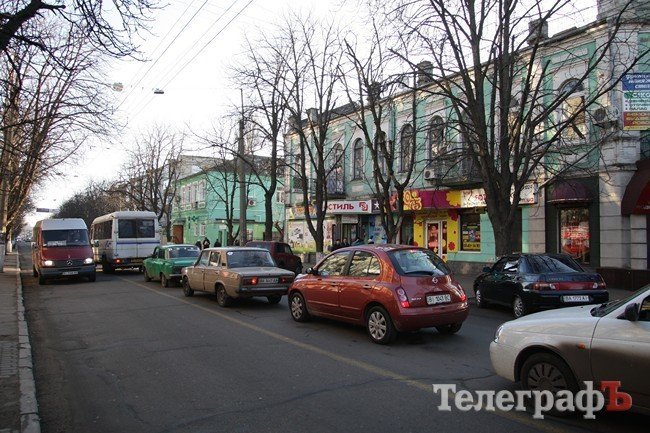 На мосту в Кременчуге авария и пробка (ДОПОЛНЕНО) На мосту в Кременчуге авария и пробка (ДОПОЛНЕНО)