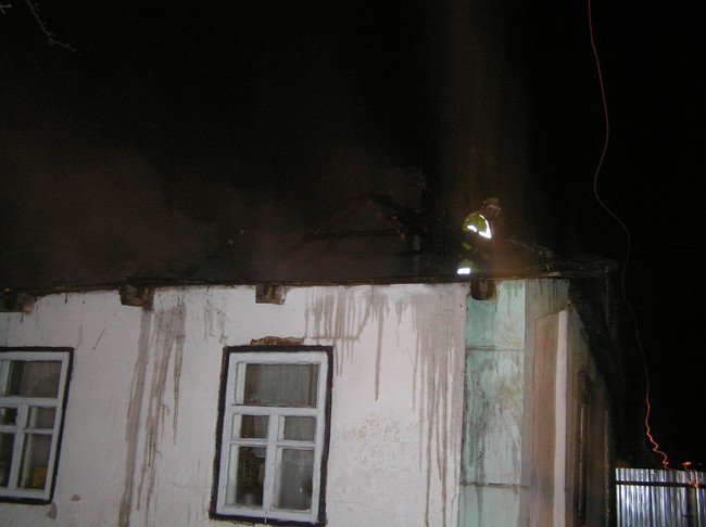 Ночью в Крюкове на пожаре обнаружен труп неизвестного Ночью в Крюкове на пожаре обнаружен труп неизвестного