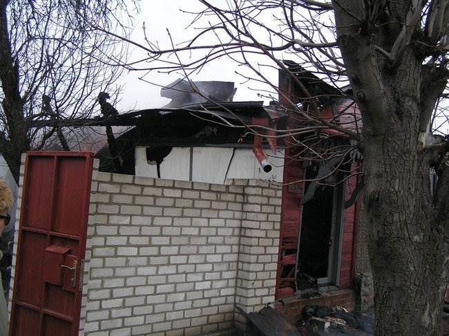 Ночью в Крюкове на пожаре обнаружен труп неизвестного Ночью в Крюкове на пожаре обнаружен труп неизвестного