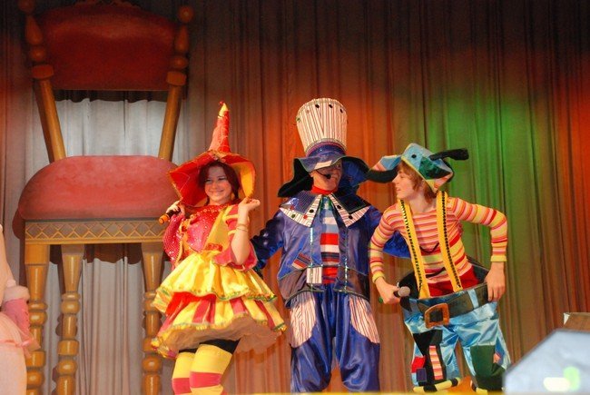 На новогоднем утреннике в ГДК снеговики вместе с вороном искали свою мечту (ФОТО) На новогоднем утреннике в ГДК снеговики вместе с вороном искали свою мечту (ФОТО)