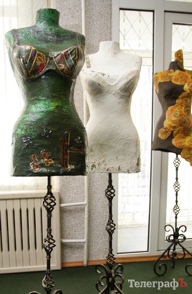 Новогодний вернисаж с ароматом клубники: выставка Новогодний вернисаж с ароматом клубники: выставка