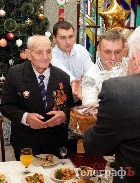 Кременчужанину Ивану Самокрику 13 января исполнилось 100 лет (ФОТО) Кременчужанину Ивану Самокрику 13 января исполнилось 100 лет (ФОТО)