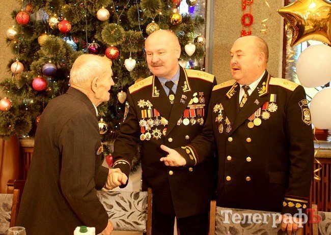 Кременчужанину Ивану Самокрику 13 января исполнилось 100 лет (ФОТО) Кременчужанину Ивану Самокрику 13 января исполнилось 100 лет (ФОТО)