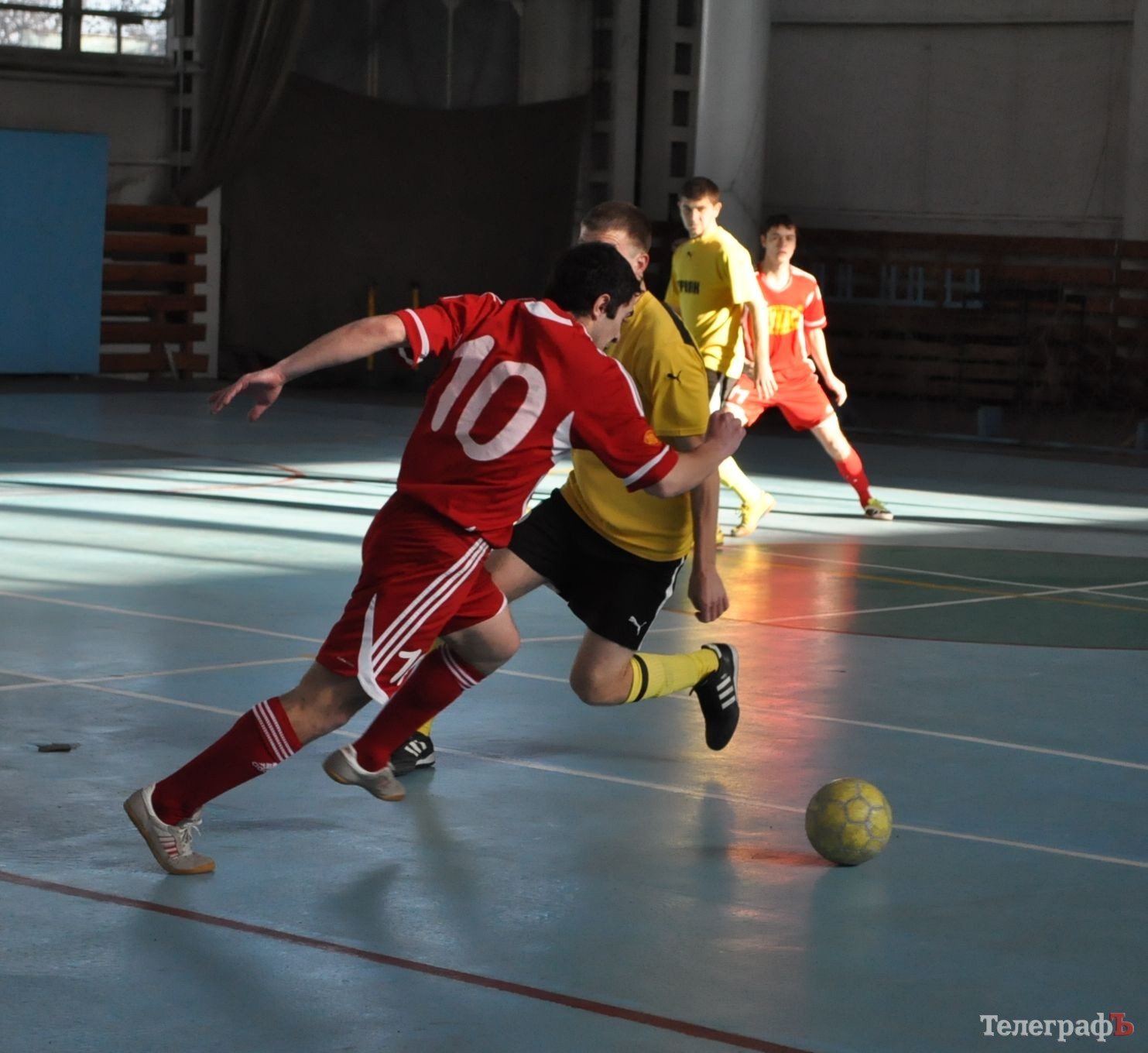 Футзал. Чемпионат Кременчуга. КНУ притормозил ОЛСУ. Футзал. Чемпионат Кременчуга. КНУ притормозил ОЛСУ.