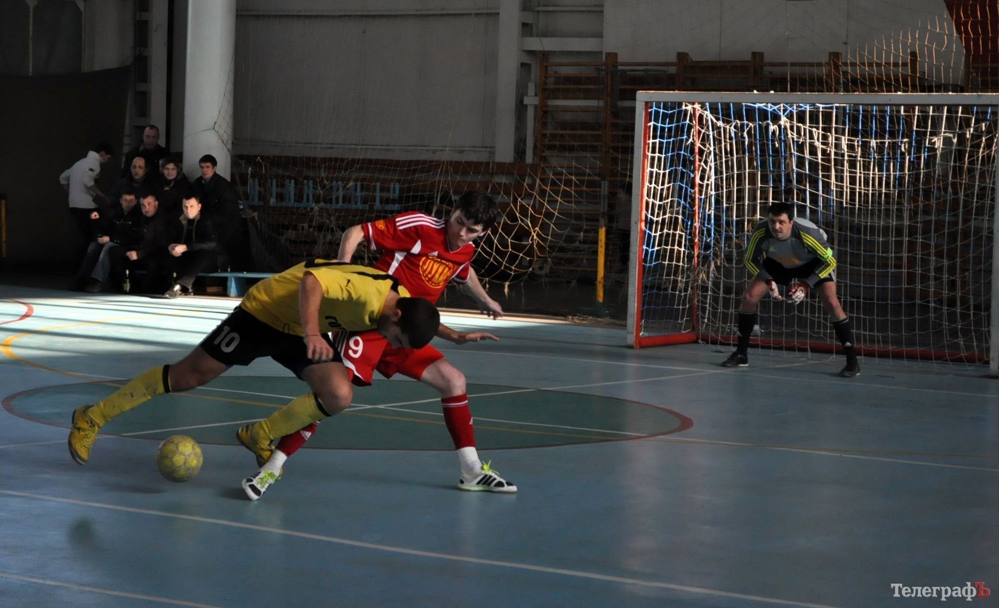 Футзал. Чемпионат Кременчуга. КНУ притормозил ОЛСУ. Футзал. Чемпионат Кременчуга. КНУ притормозил ОЛСУ.