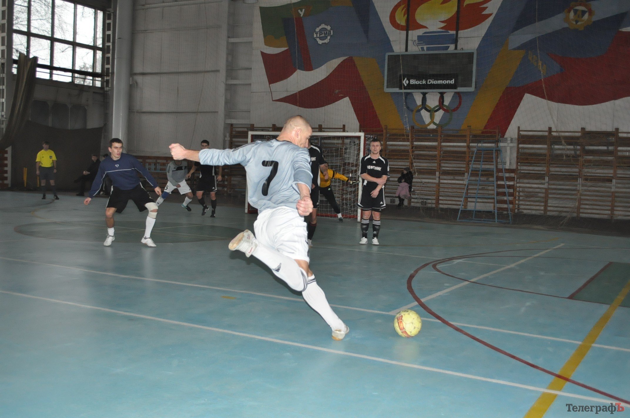 Футзал. Чемпионат Кременчуга. КНУ притормозил ОЛСУ. Футзал. Чемпионат Кременчуга. КНУ притормозил ОЛСУ.