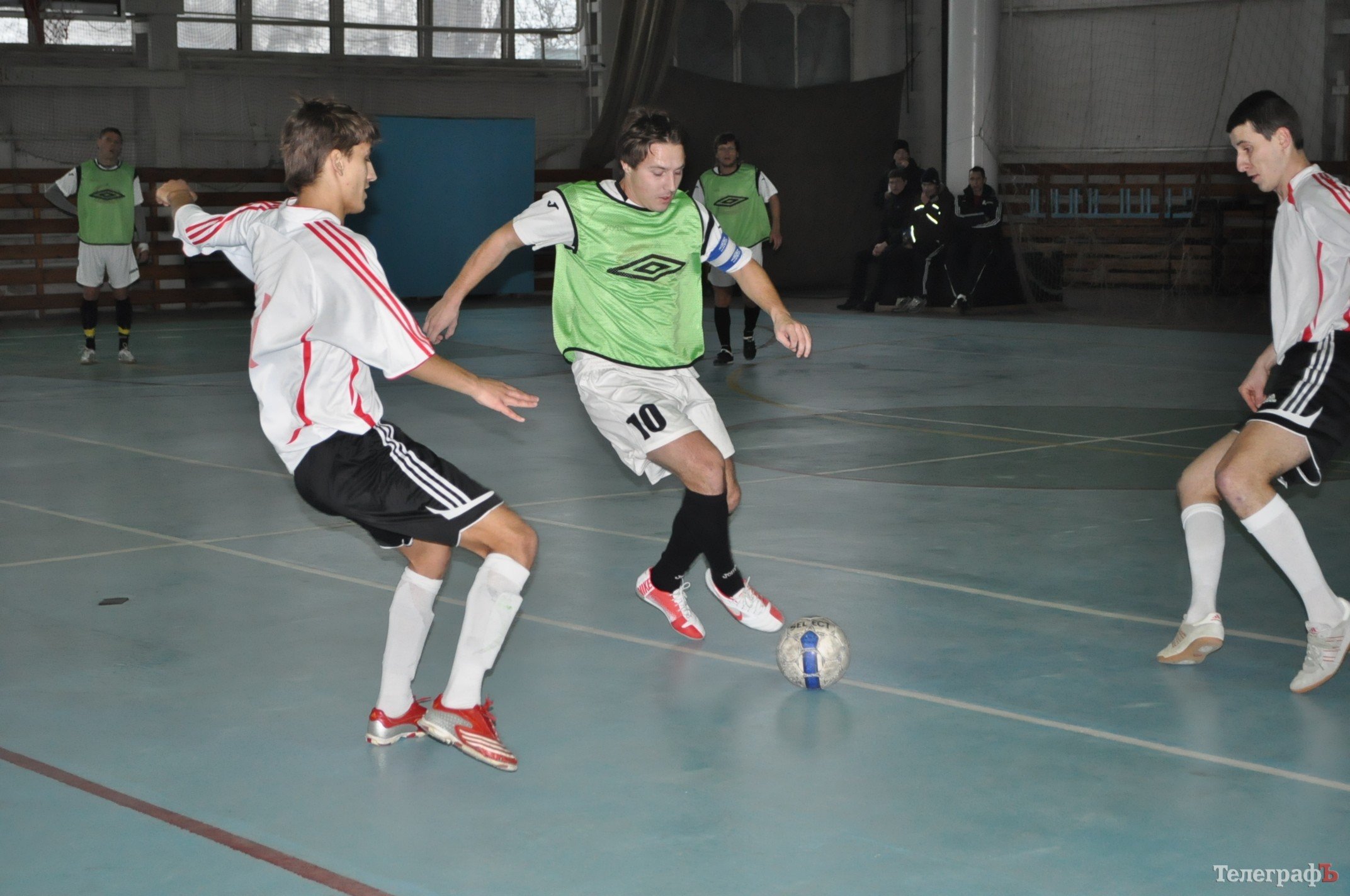 Футзал. Чемпионат Кременчуга. КНУ притормозил ОЛСУ. Футзал. Чемпионат Кременчуга. КНУ притормозил ОЛСУ.