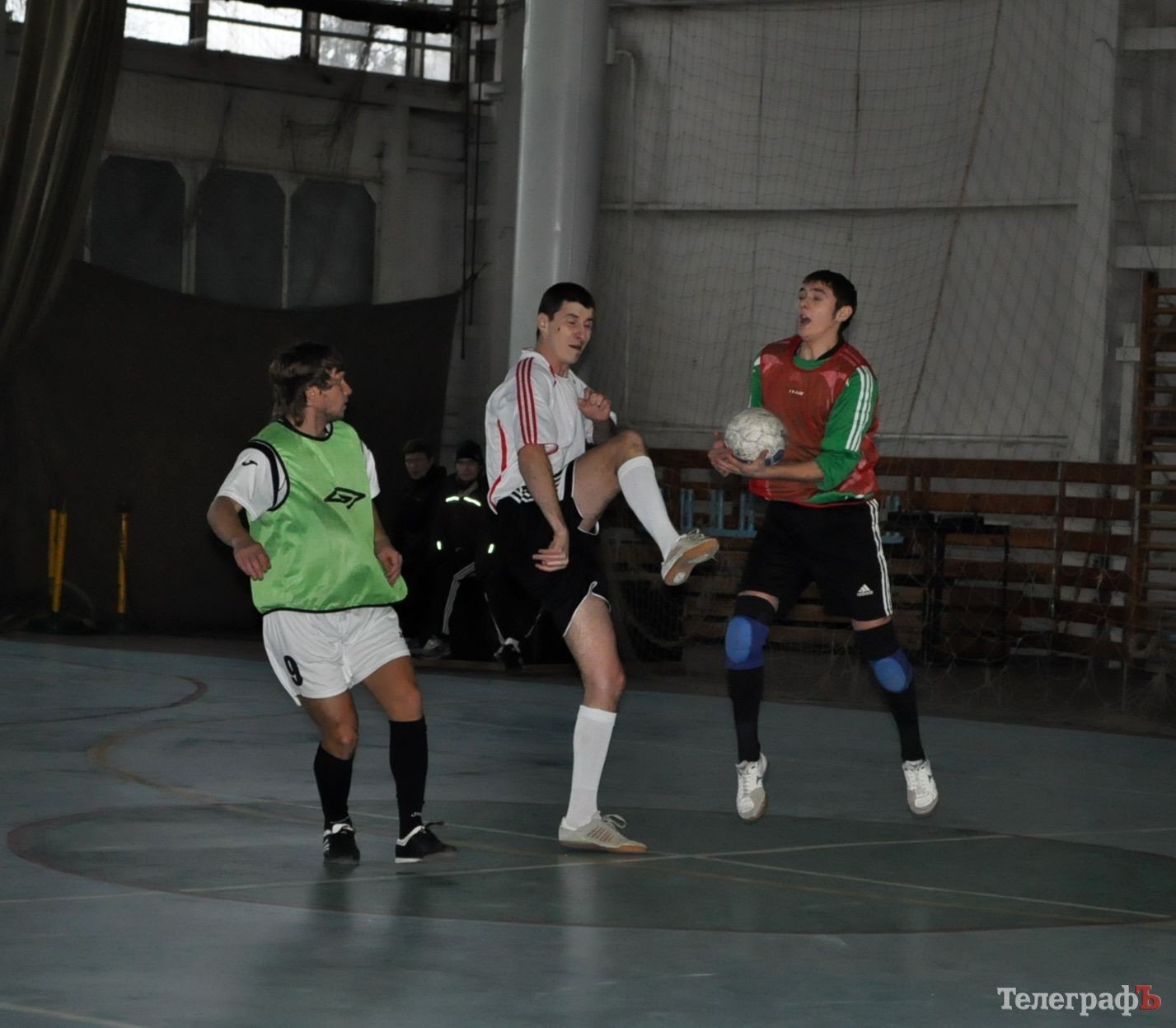 Футзал. Чемпионат Кременчуга. КНУ притормозил ОЛСУ. Футзал. Чемпионат Кременчуга. КНУ притормозил ОЛСУ.