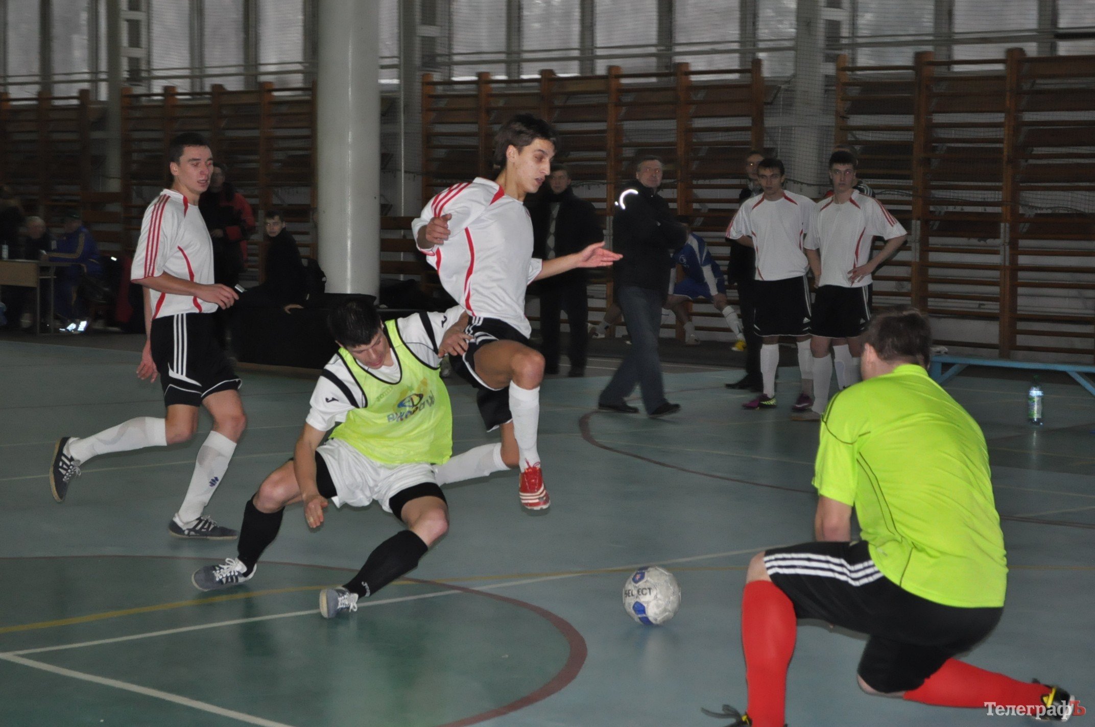 Футзал. Чемпионат Кременчуга. КНУ притормозил ОЛСУ. Футзал. Чемпионат Кременчуга. КНУ притормозил ОЛСУ.