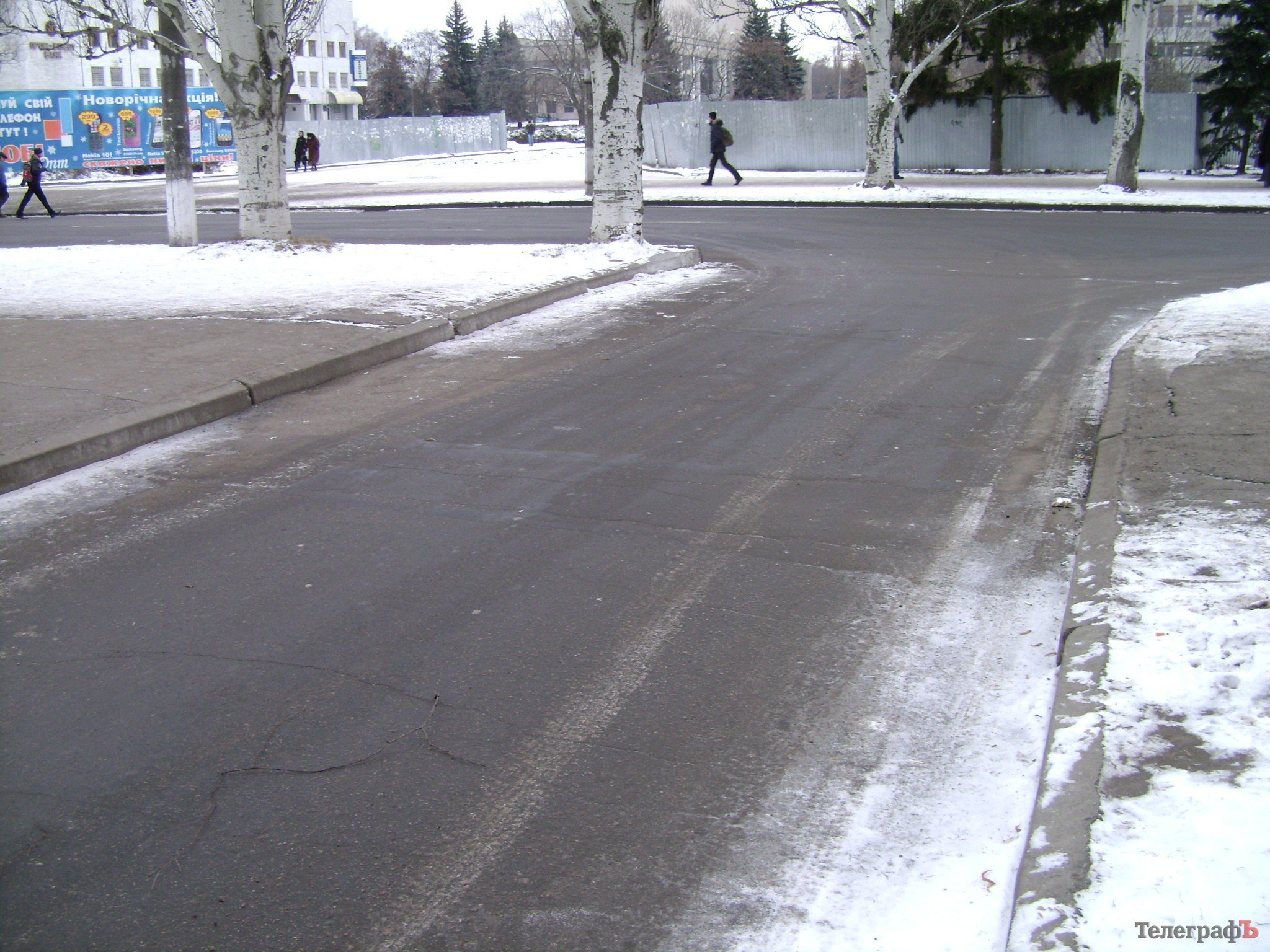 На бульваре Пушкина нет знаков «Пешеходный переход» и отсутствуют признаки «зебр» На бульваре Пушкина нет знаков «Пешеходный переход» и отсутствуют признаки «зебр»