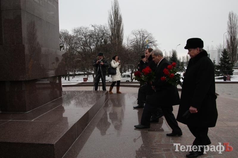 В Кременчуге отметили День Соборности и свободы Украины (ФОТО, ВИДЕО) В Кременчуге отметили День Соборности и свободы Украины (ФОТО, ВИДЕО)
