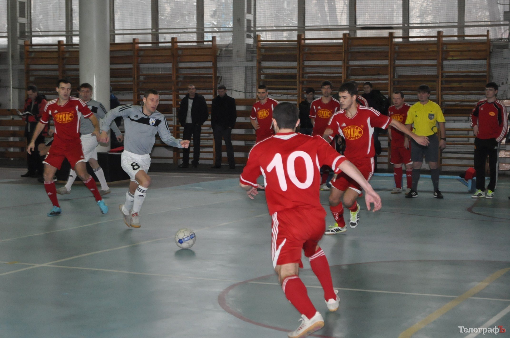 ФУТЗАЛ. Чемпионат Кременчуга. Первая победа «Нефтяника» и крах «Лукаса». ФУТЗАЛ. Чемпионат Кременчуга. Первая победа «Нефтяника» и крах «Лукаса».