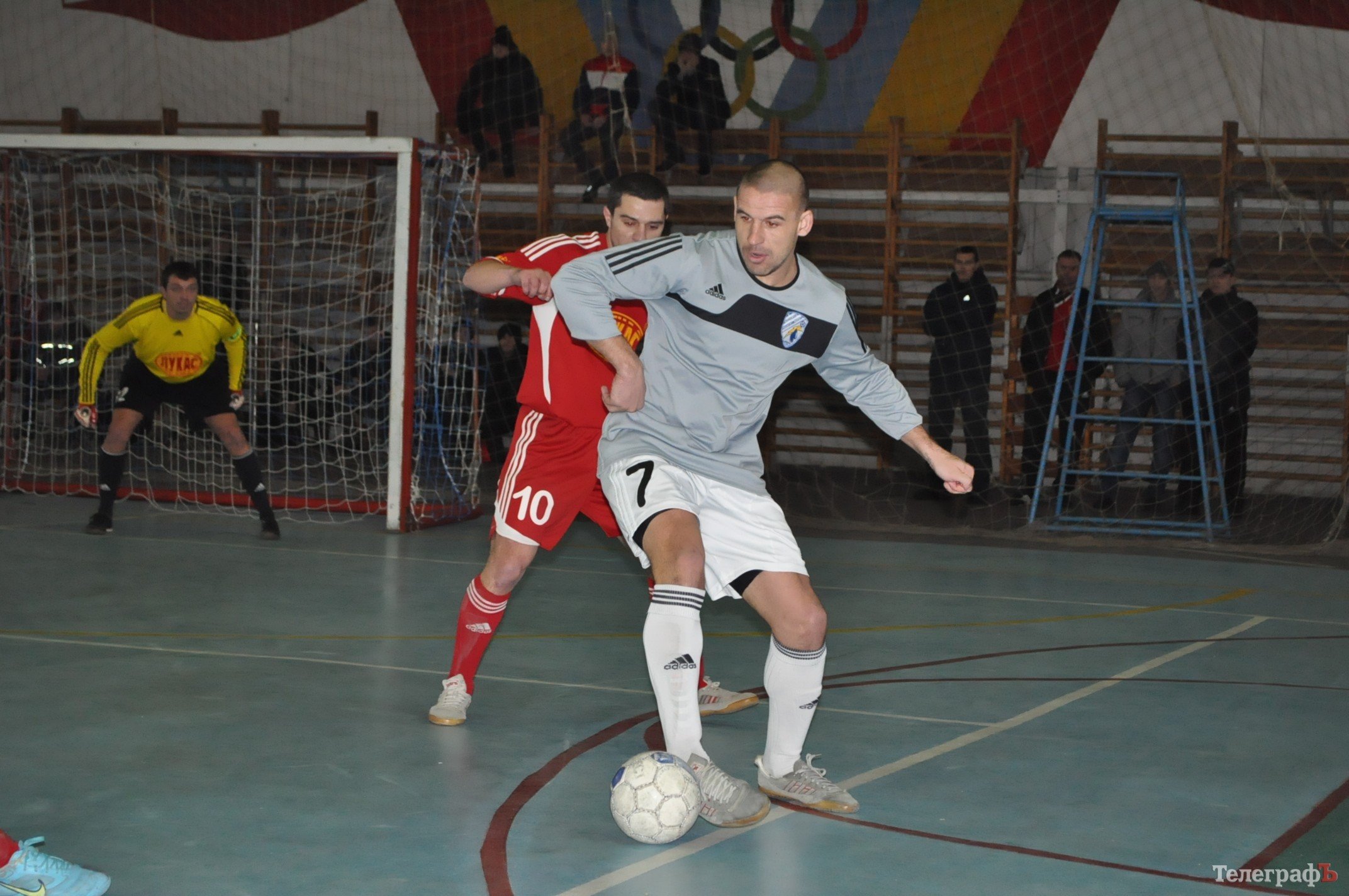 ФУТЗАЛ. Чемпионат Кременчуга. Первая победа «Нефтяника» и крах «Лукаса». ФУТЗАЛ. Чемпионат Кременчуга. Первая победа «Нефтяника» и крах «Лукаса».