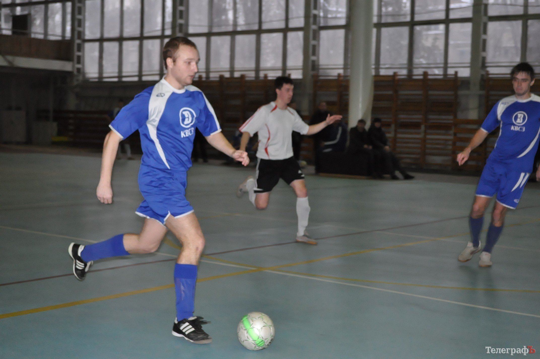 ФУТЗАЛ. Чемпионат Кременчуга. Первая победа «Нефтяника» и крах «Лукаса». ФУТЗАЛ. Чемпионат Кременчуга. Первая победа «Нефтяника» и крах «Лукаса».