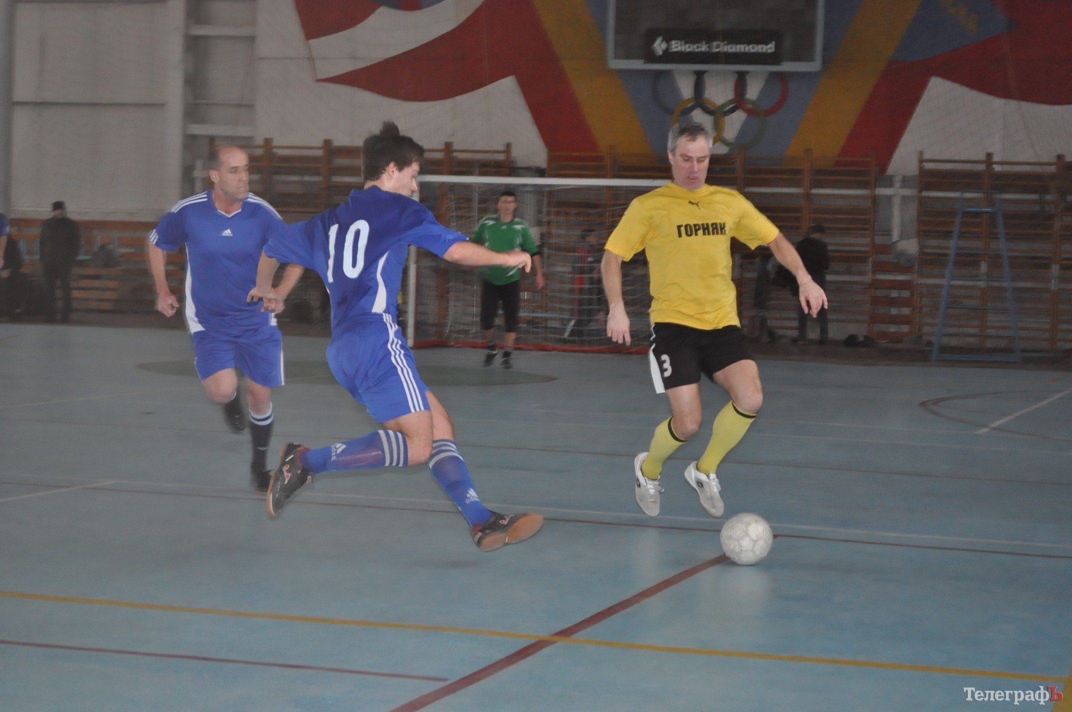 ФУТЗАЛ. Чемпионат Кременчуга. Первая победа «Нефтяника» и крах «Лукаса». ФУТЗАЛ. Чемпионат Кременчуга. Первая победа «Нефтяника» и крах «Лукаса».