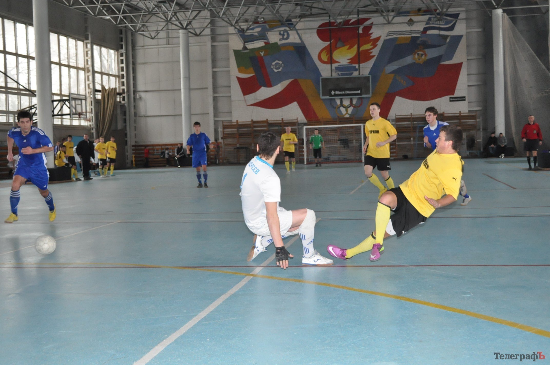ФУТЗАЛ. Чемпионат Кременчуга. Первая победа «Нефтяника» и крах «Лукаса». ФУТЗАЛ. Чемпионат Кременчуга. Первая победа «Нефтяника» и крах «Лукаса».